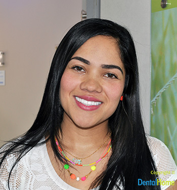 testimonio julieth lopez de tratamiento de carillas en resina en medellin